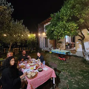 Shuaipaj , Saraqinishte Albanië